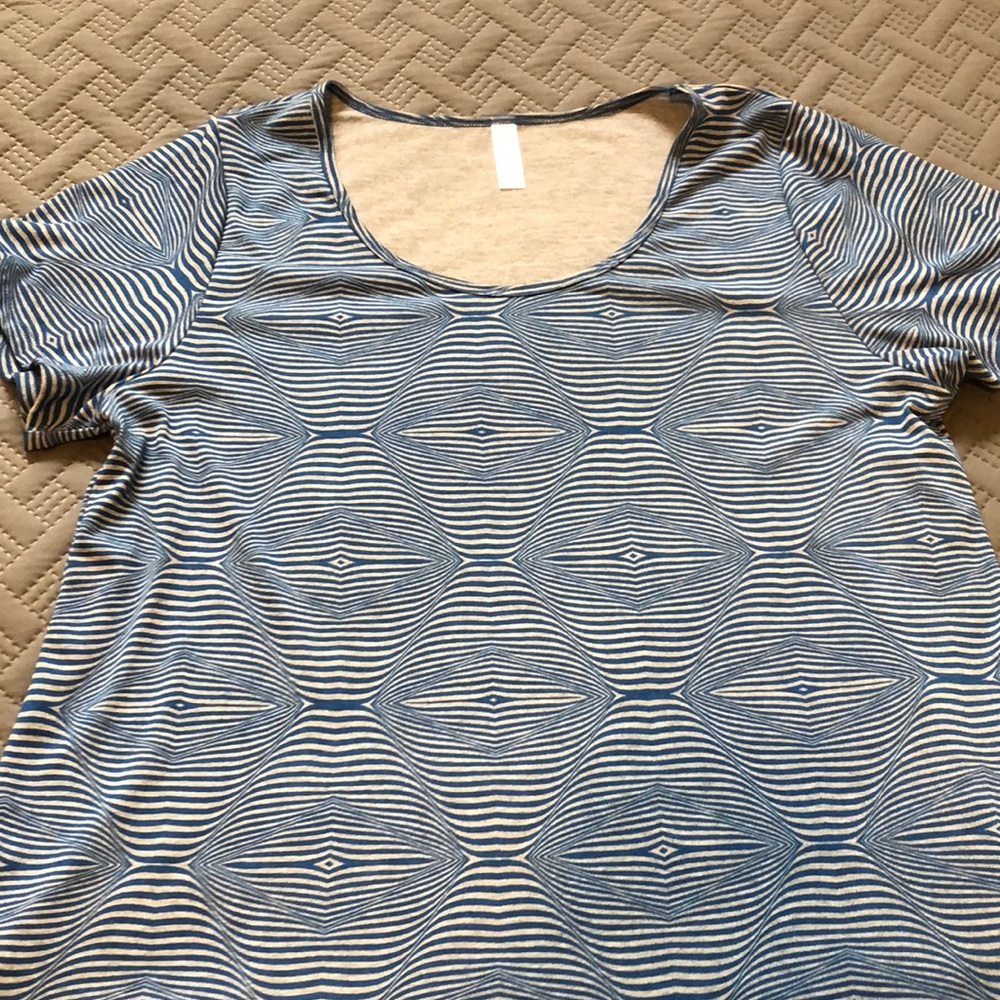 Lularoe classic T. Size XL